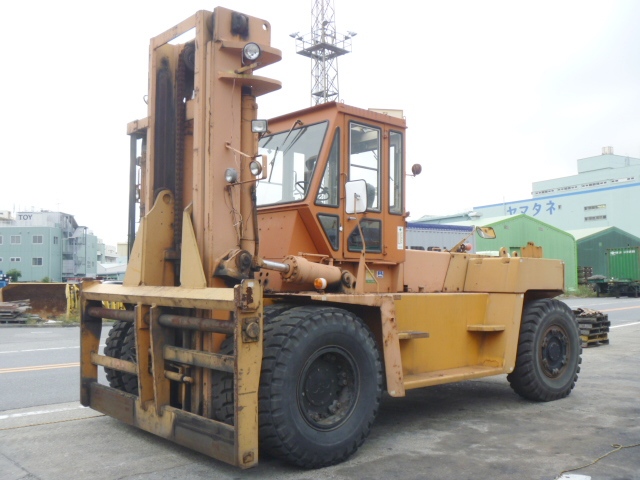 Xe nâng hàng 20 tấn Komatsu FD200-4 1984